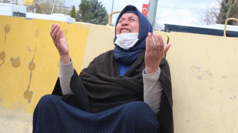 İnsanlık adına adalet için direnen acılı bir anne; zulme uğramış bir Kürt kadını: Emine Şenyaşar